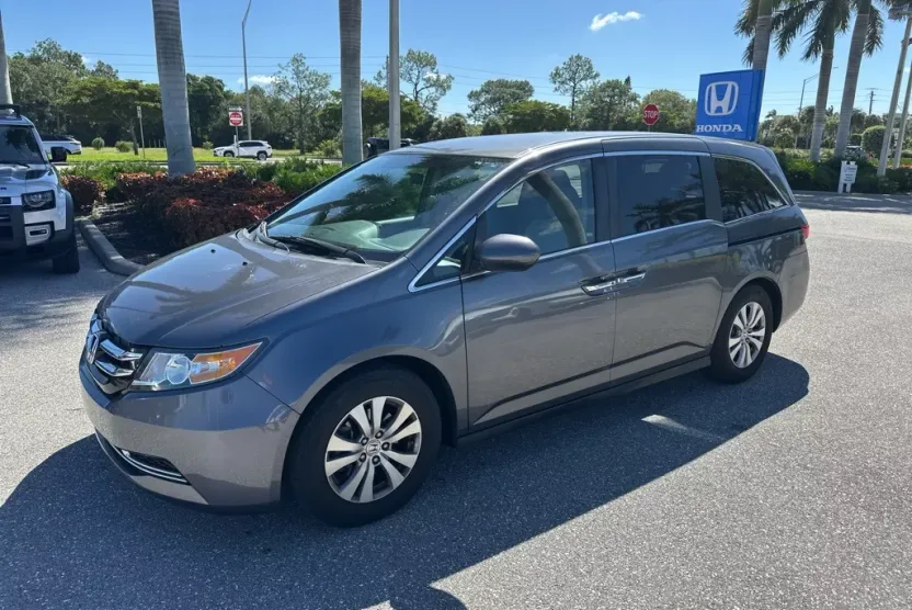 2015 Honda Odyssey EX photo 1