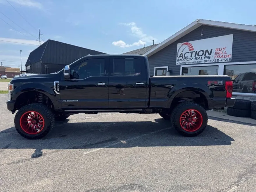 2022 Ford F-350 Platinum photo 1