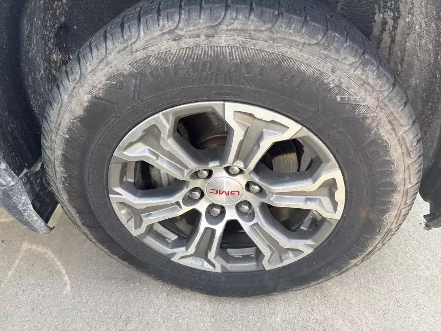 2020 Gmc Sierra 1500 SLE photo 1