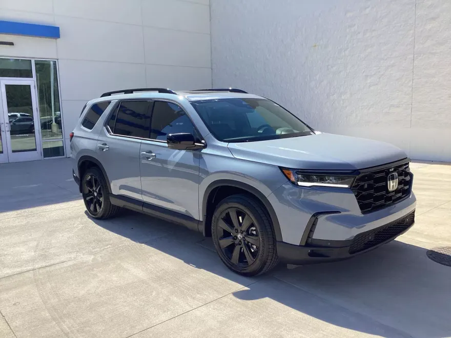 2025 Honda Pilot Black Edition photo 1