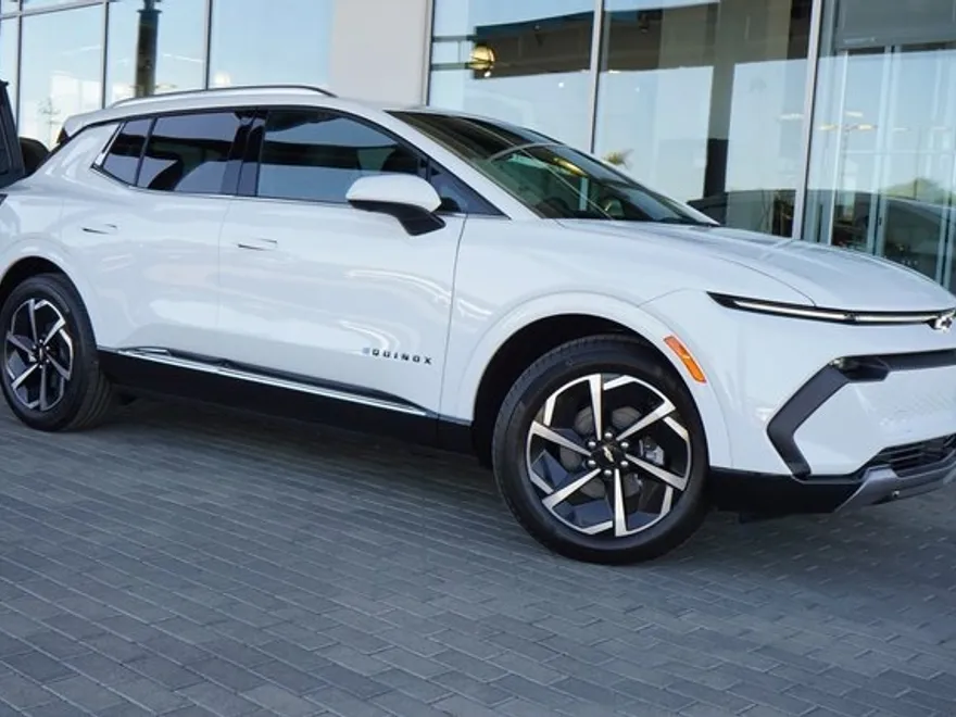 2025 Chevrolet Equinox EV 1LT photo 1