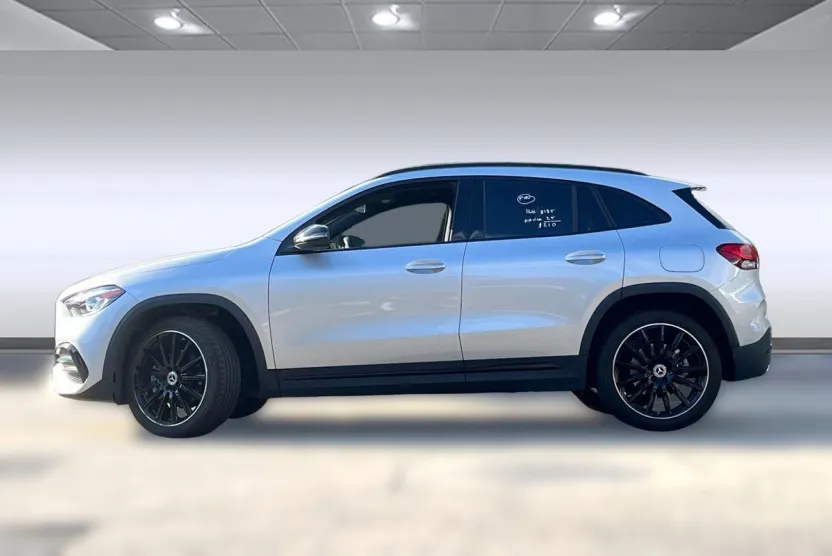 2023 Mercedes Benz GLA 250 photo 1