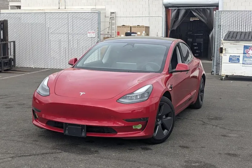 2023 Tesla Model 3 photo 1