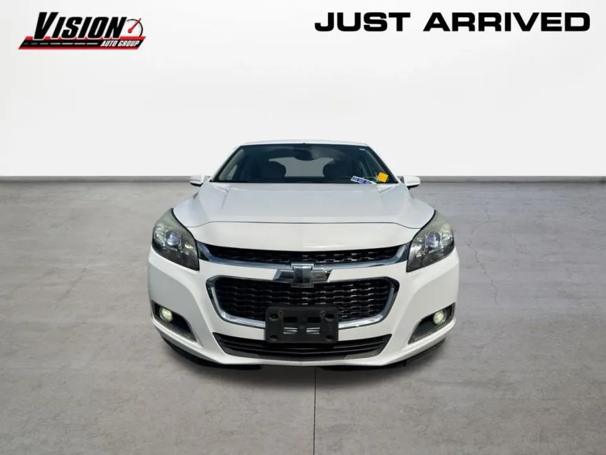 2015 Chevrolet Malibu 1LT photo 1
