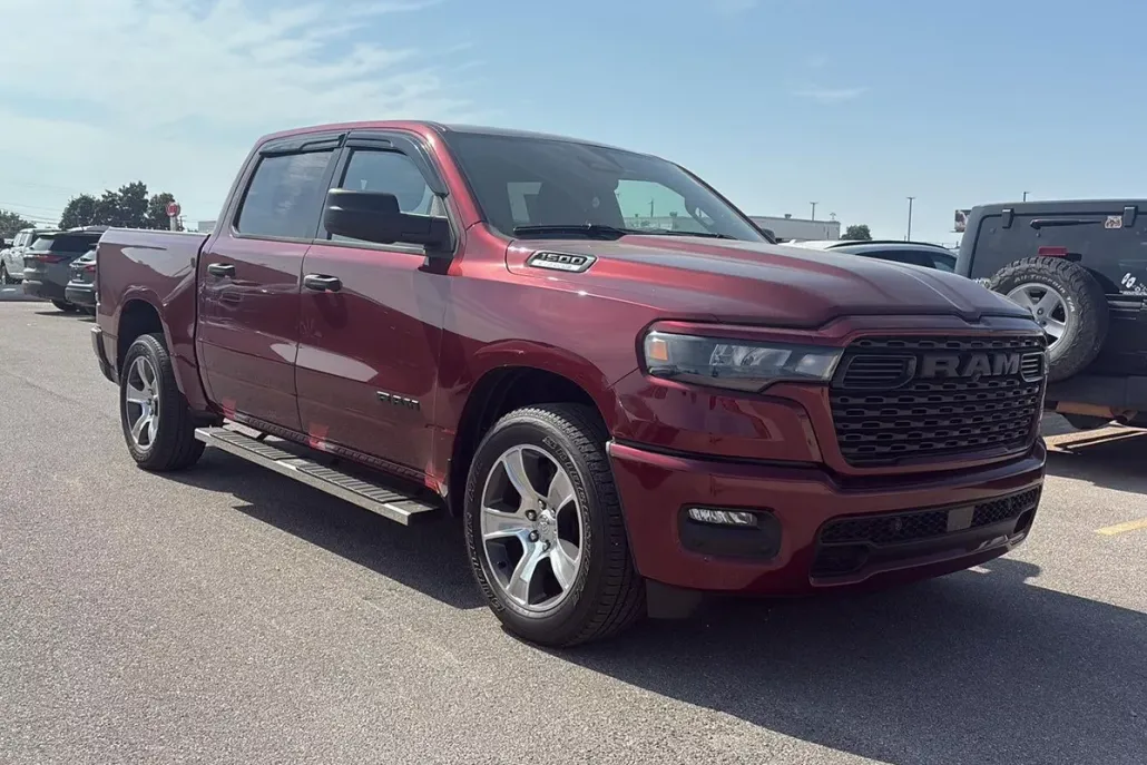 2025 Ram 1500 Tradesman photo 1