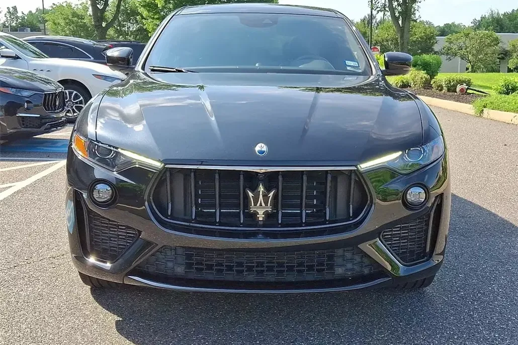2023 Maserati Levante Modena S photo 1