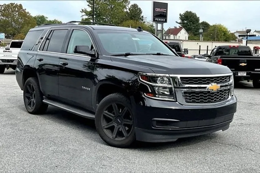 2017 Chevrolet Tahoe LS photo 1