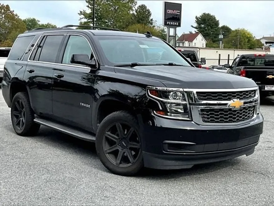 2017 Chevrolet Tahoe LS photo 1