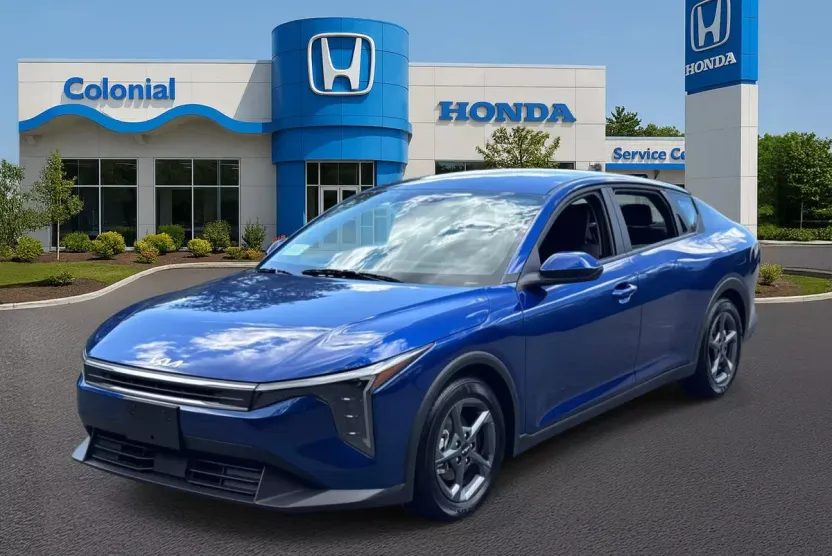 2025 Kia K4 LXS photo 1
