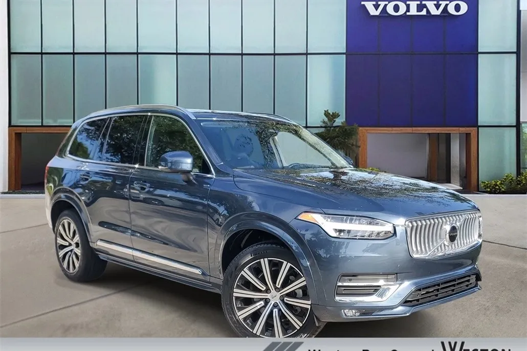 2025 Volvo XC90 B5 Core photo 1