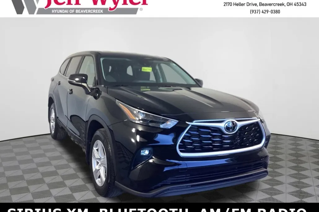 2023 Toyota Highlander L photo 1