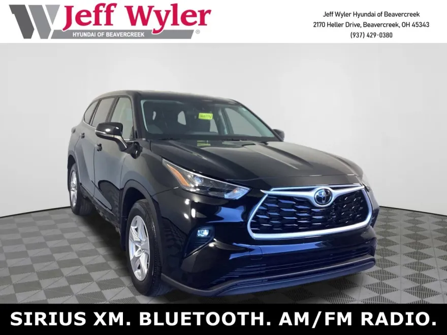 2023 Toyota Highlander L photo 1