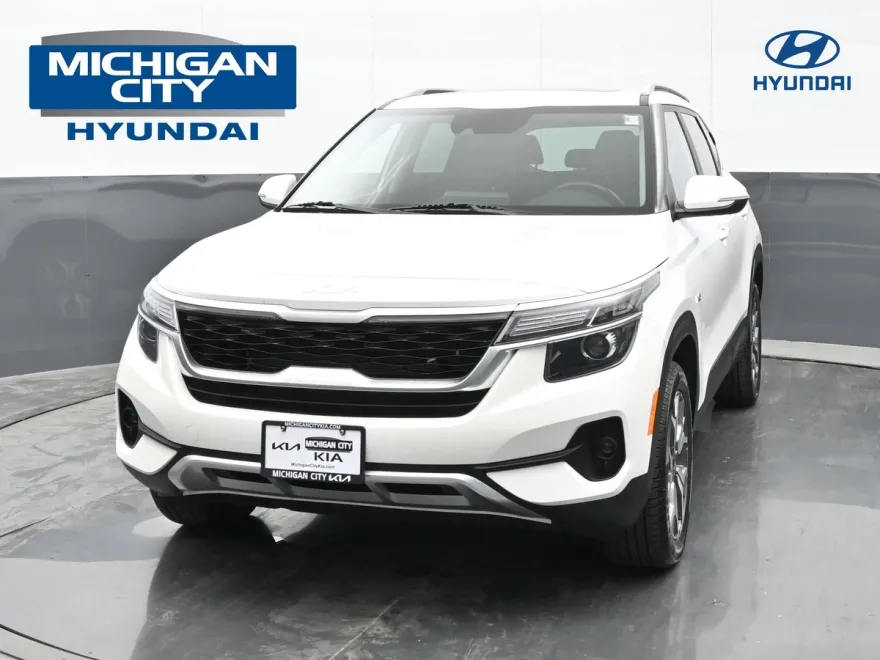 2022 Kia Seltos EX photo 1