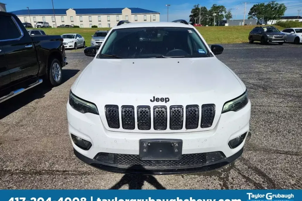 2023 Jeep Cherokee Altitude Lux photo 1