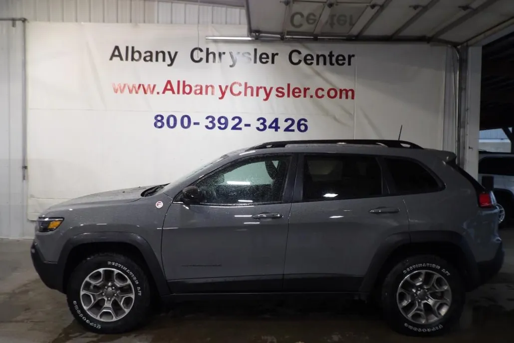 2022 Jeep Cherokee Trailhawk photo 1