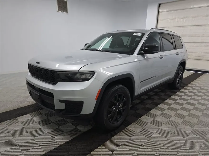 2024 Jeep Grand Cherokee Altitude photo 1