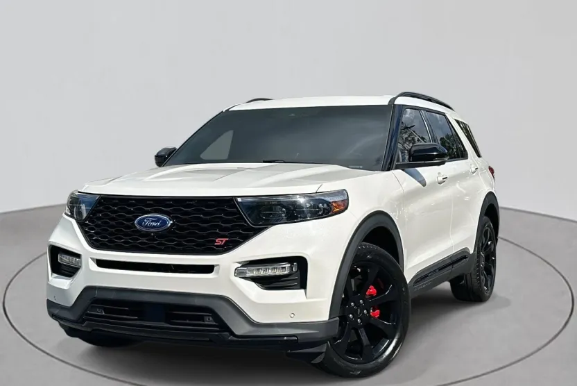 2022 Ford Explorer ST photo 1