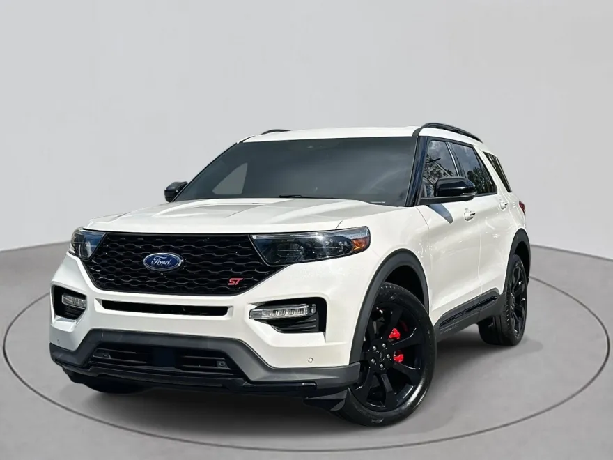 2022 Ford Explorer ST photo 1