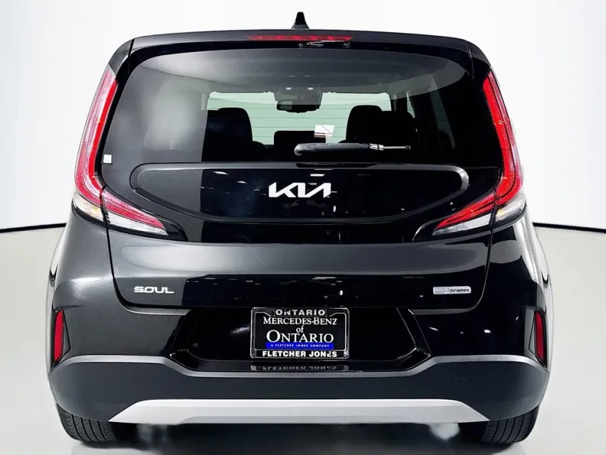 2023 Kia Soul EX photo 1