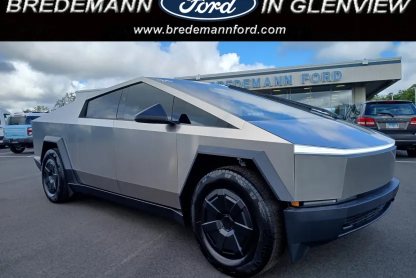 2024 Tesla Cybertruck photo 1