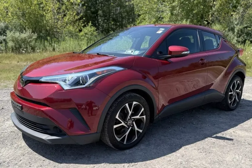 2018 Toyota C-HR XLE photo 1