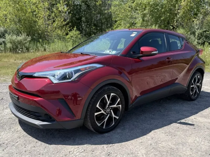 2018 Toyota C-HR XLE photo 1