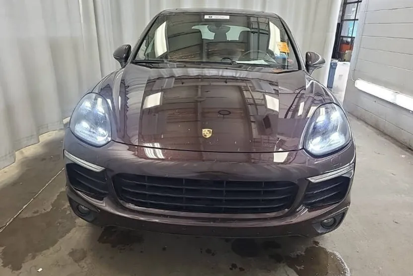 2017 Porsche Cayenne Platinum Edition photo 1