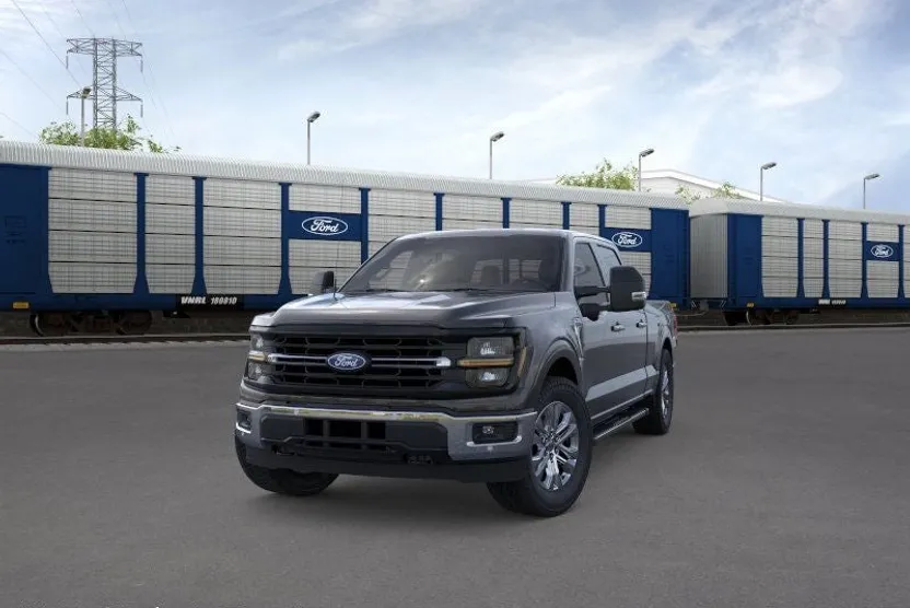 2025 Ford F-150 XLT photo 1