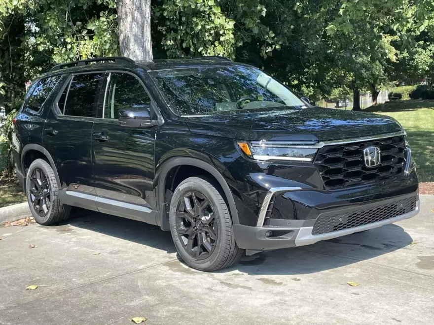 2025 Honda Pilot Touring photo 1