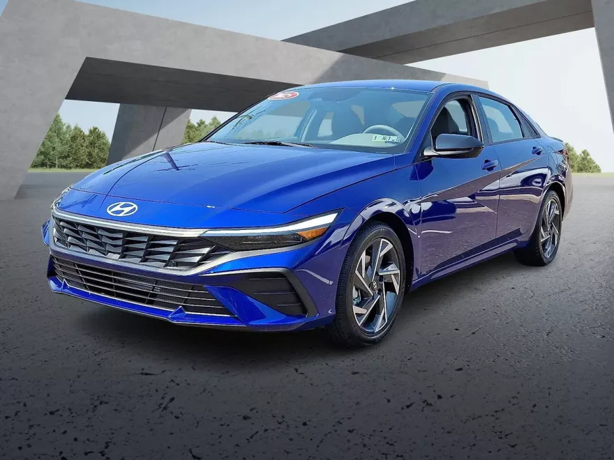 2025 Hyundai Elantra SEL Sport photo 1