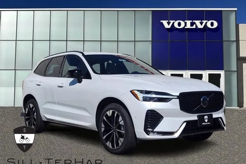 2026 Volvo XC60 B5 Plus photo 1