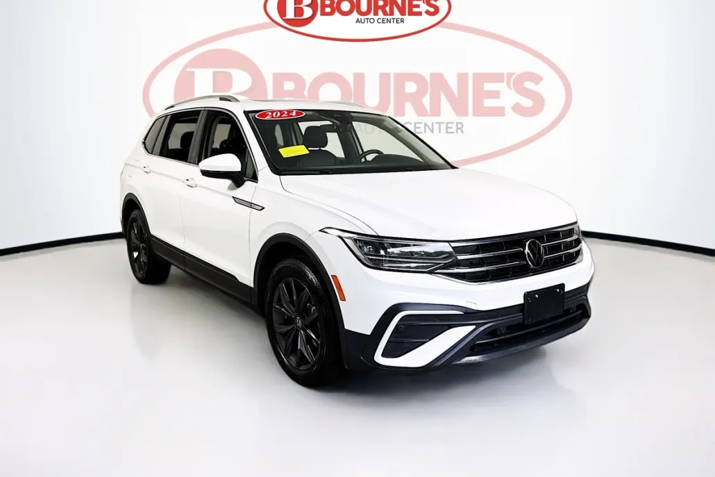 2024 Volkswagen Tiguan SE Wolfsburg Edition photo 1