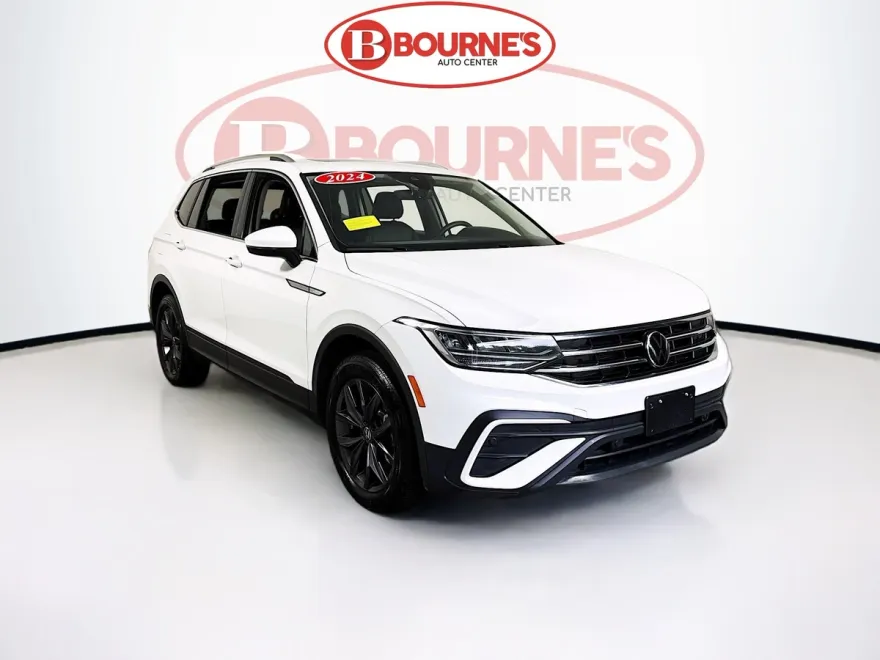 2024 Volkswagen Tiguan SE Wolfsburg Edition photo 1