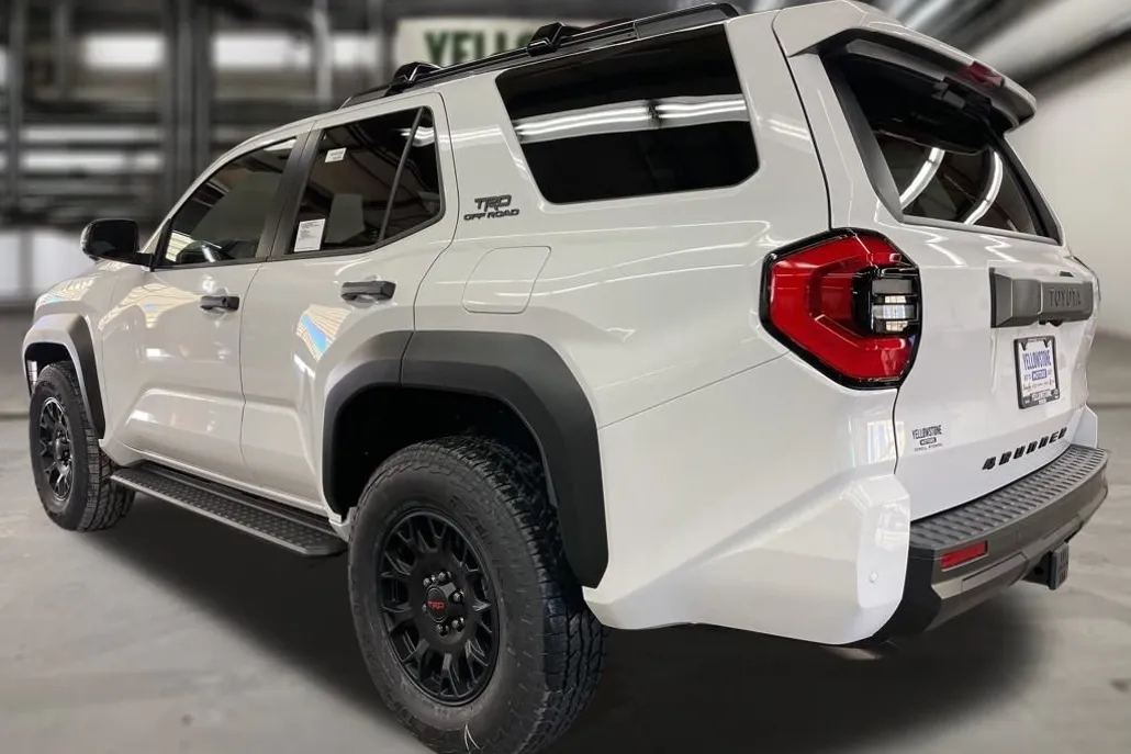 2025 Toyota 4Runner TRD Off-Road Premium photo 1