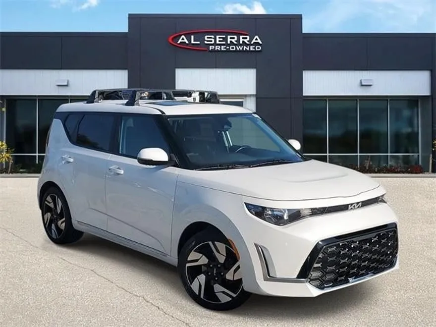 2023 Kia Soul GT-Line photo 1
