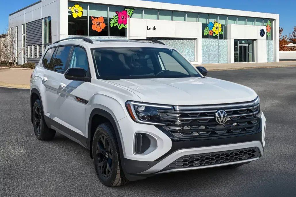 2025 Volkswagen Atlas Peak Edition photo 1