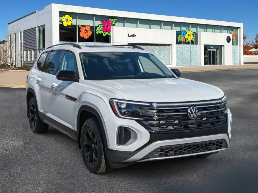 2025 Volkswagen Atlas Peak Edition photo 1