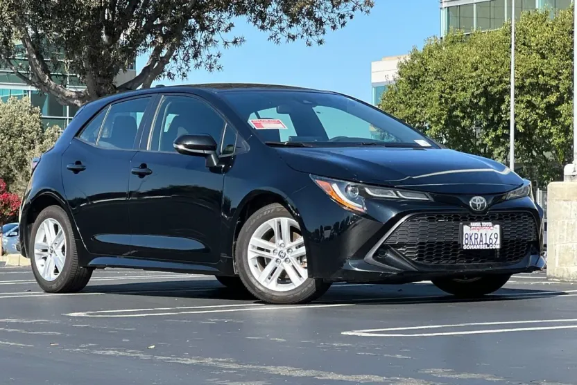2019 Toyota Corolla SE photo 1