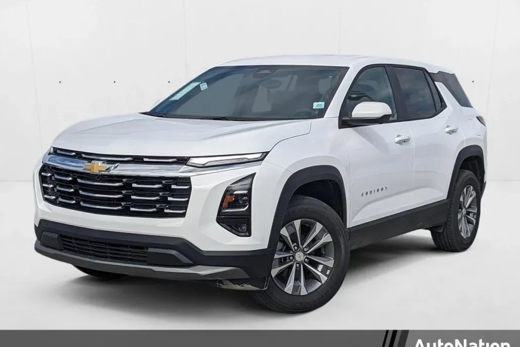 2025 Chevrolet Equinox LT photo 1