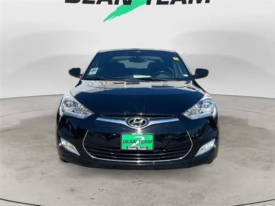 2017 Hyundai Veloster Value Edition photo 1