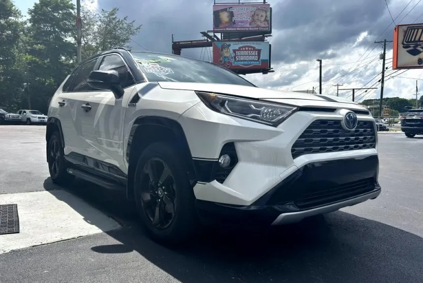 2019 Toyota RAV4 Hybrid XSE photo 1