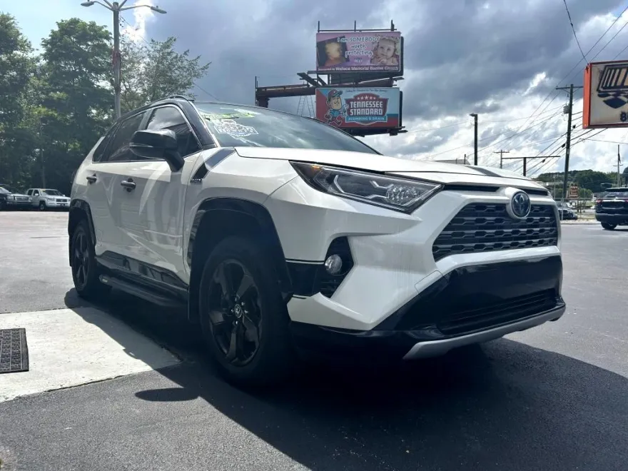 2019 Toyota RAV4 Hybrid XSE photo 1