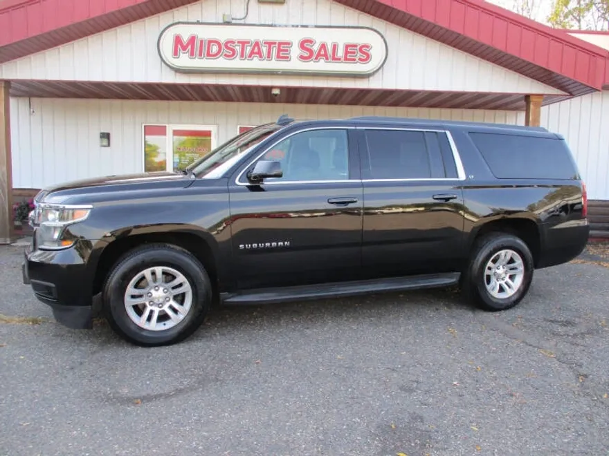 2015 Chevrolet Suburban LT photo 1