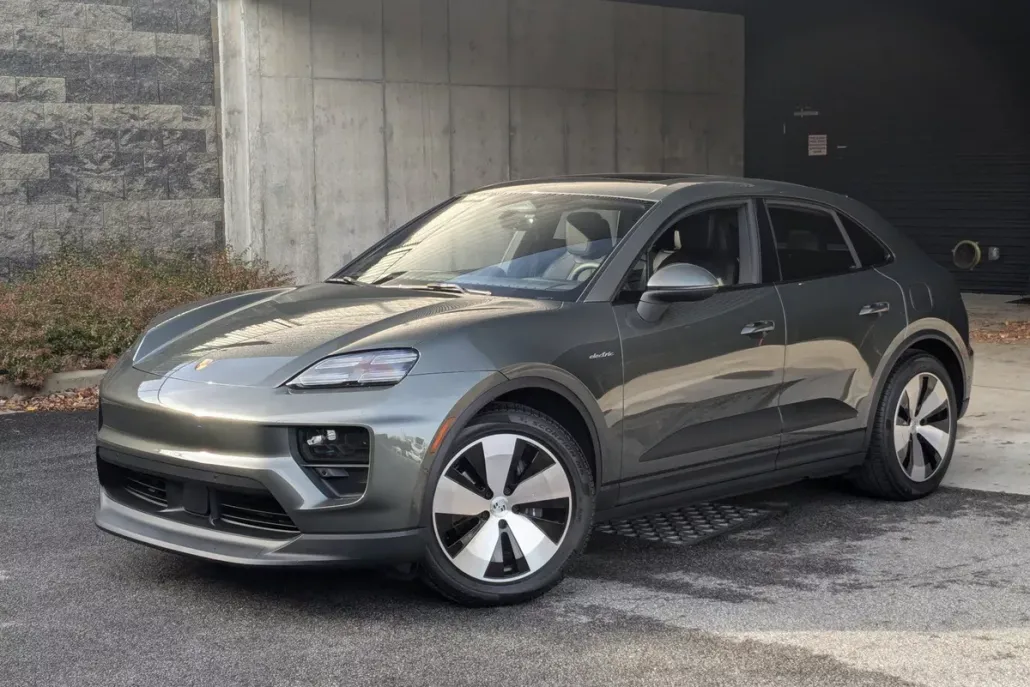 2024 Porsche Macan Electric 4 photo 1