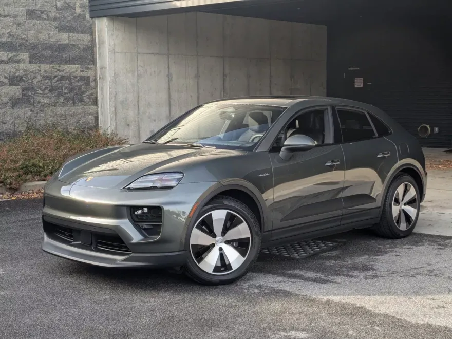 2024 Porsche Macan Electric 4 photo 1
