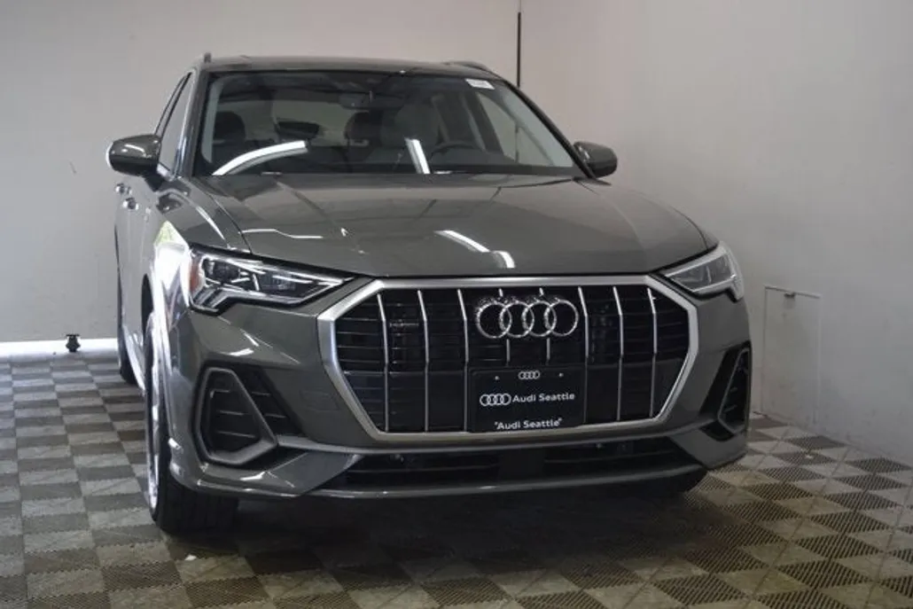 2025 Audi Q3 S line Premium Plus photo 1
