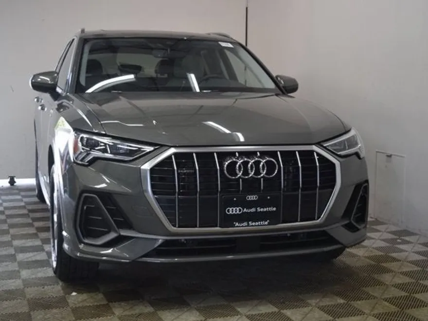 2025 Audi Q3 S line Premium Plus photo 1