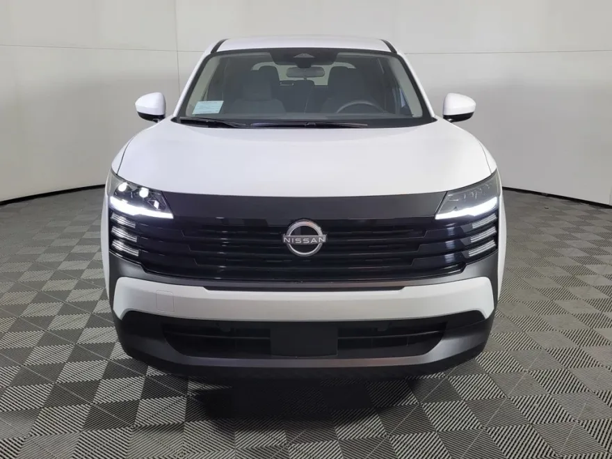 2025 Nissan Kicks SV photo 1