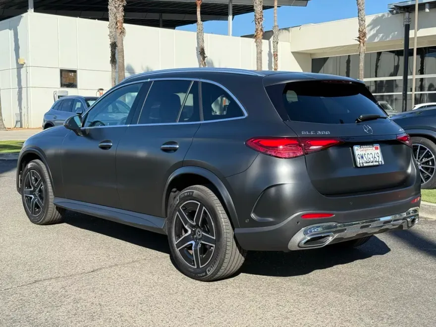 2024 Mercedes Benz GLC 300 4MATIC photo 1