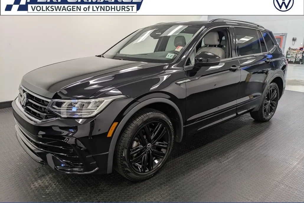 2022 Volkswagen Tiguan SE R-Line Black photo 1